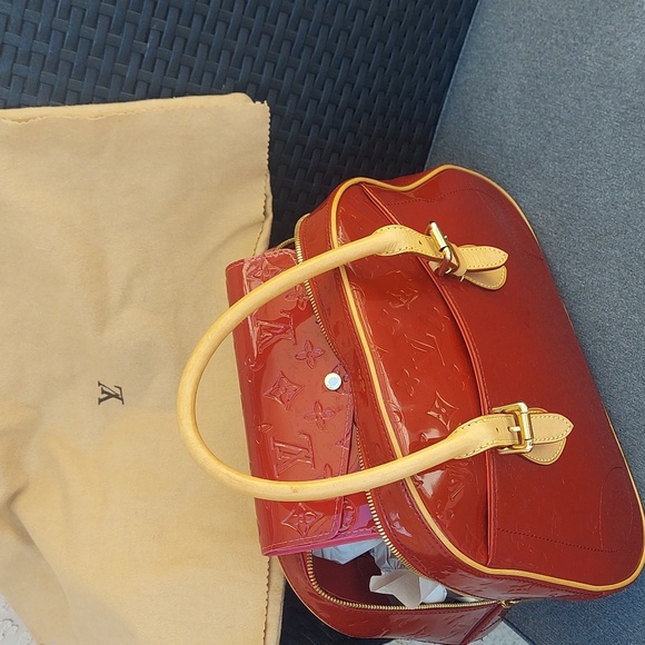 LOUIS VUITTON Summit Drive Bag & Wallet Set - Picture 13 of 16